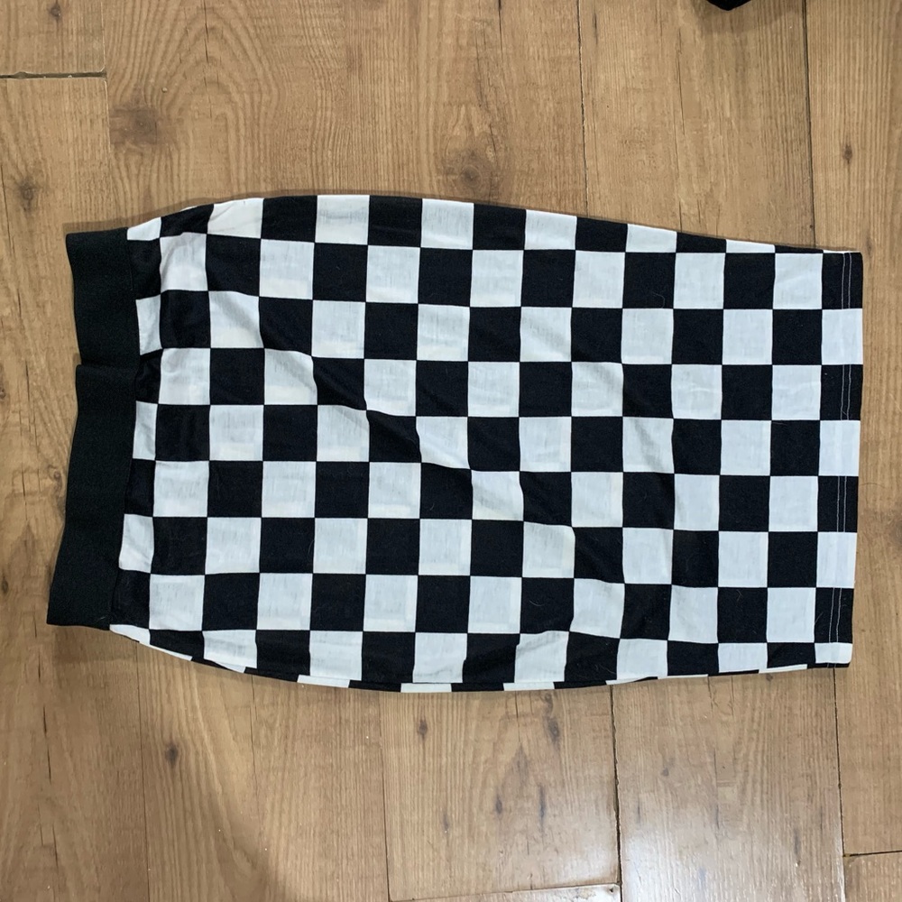 Checkered black white bodycon skirt